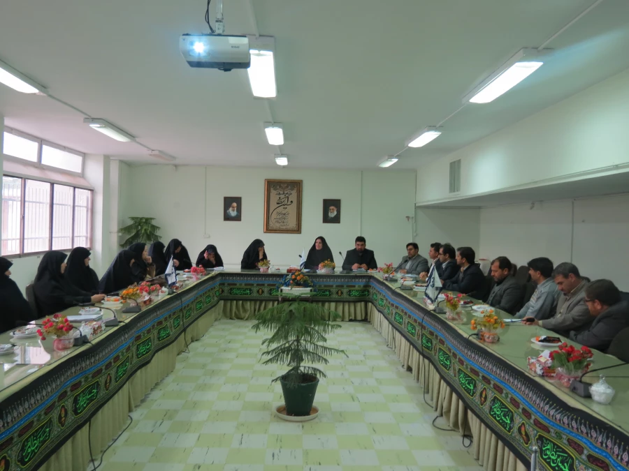 نشست یکروزه مدیرکل تربیت بدنی سازمان مرکزی باکارکنان ودانشجویان  3