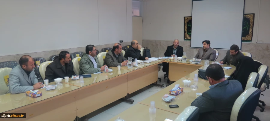 برگزاری جلسه بنیاد مهدویت باحضور مسئولین درپردیس شهید رجایی کرمانشاه