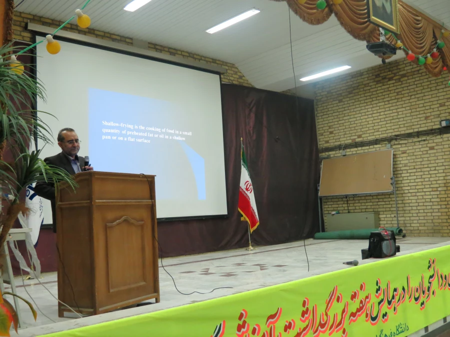 همایش بزرگ هفته آموزش با حضور مسئولین در پردیس شهید رجایی برگزار گردید 4