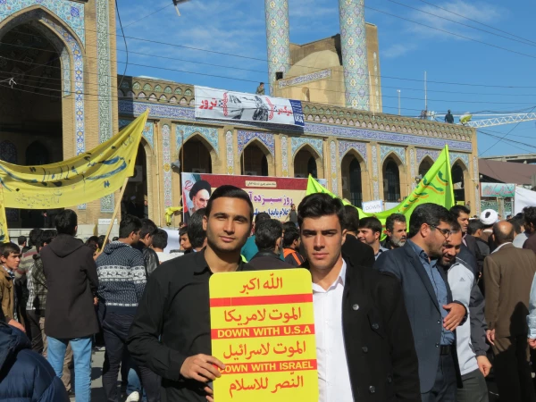 حضور اساتید ،کارکنان، دانشجومعلمان پردیس شهید رجایی و مسئولین استانی دانشگاه فرهنگیان کرمانشاه در مراسم 13 آبان

 4