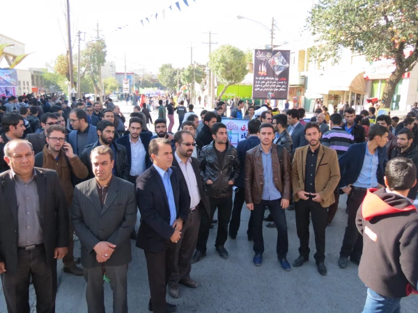 حضور اساتید ،کارکنان، دانشجومعلمان پردیس شهید رجایی و مسئولین استانی دانشگاه فرهنگیان کرمانشاه در مراسم 13 آبان 4