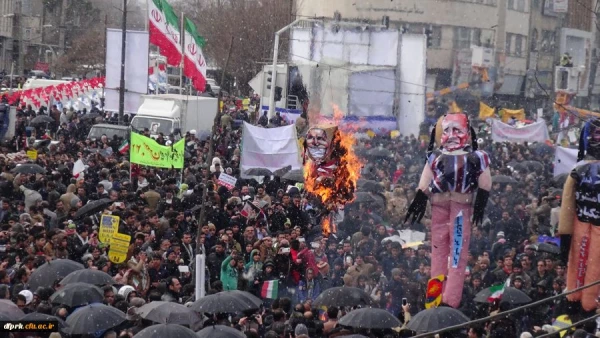 حضور پرشوراساتید ، کارکنان و دانشجویان دانشگاه فرهنگیان در راهپیمایی 22 بهمن 4