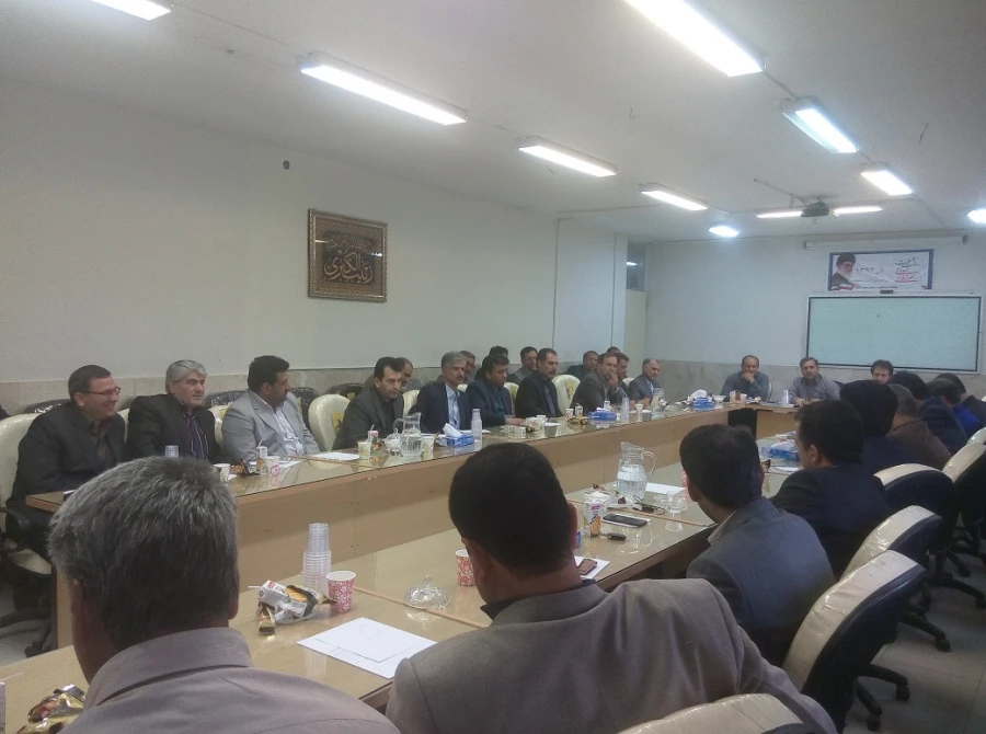 جلسه ی هم اندیشی اساتید مدعو با رییس پردیس 7
