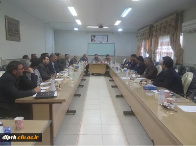 جلسه ی هم اندیشی اساتید مدعو با رییس پردیس