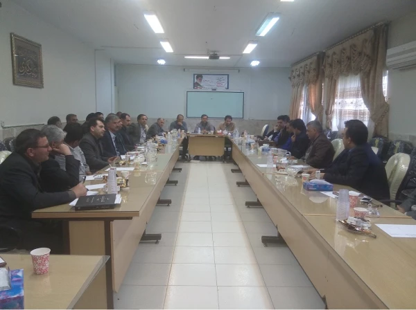 جلسه ی هم اندیشی اساتید مدعو با رییس پردیس 8
