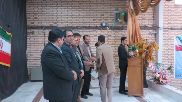 برگزاری مراسم تقدیراز منتخبین مسابقات قرآن وعترت 4