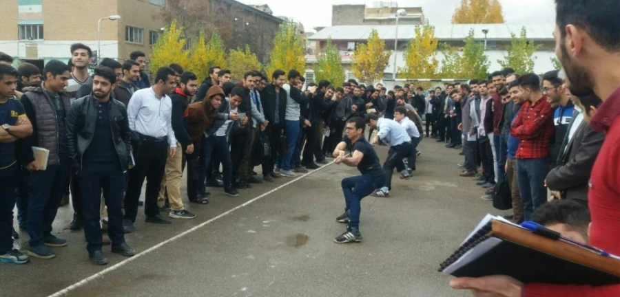 برگزاری مسابقات ورزشی درپردیس شهید رجایی کرمانشاه بمناسبت روز دانشجو  4