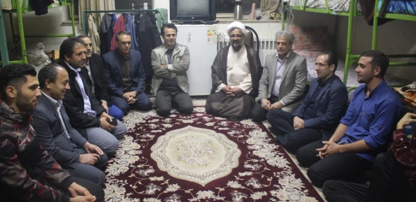 دیدارصمیمی مسئولین پردیس شهید رجایی با دانشجویان بمناسبت روز دانشجو  2