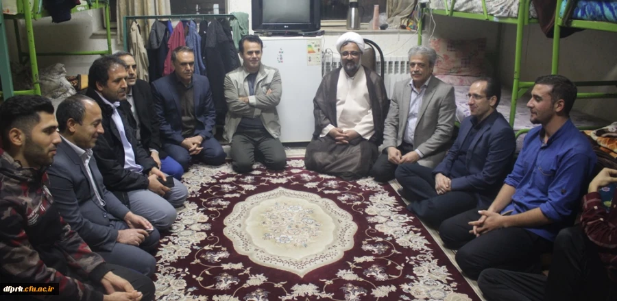 دیدارصمیمی مسئولین پردیس شهید رجایی با دانشجویان بمناسبت روز دانشجو  2
