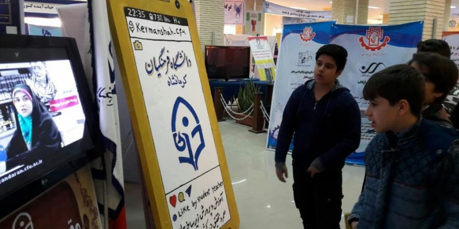 غرفه دانشگاه فرهنگیان استان در نمایشگاه دستاوردهای هفته پژوهش به عنوان رتبه برتر انتخاب شد 7