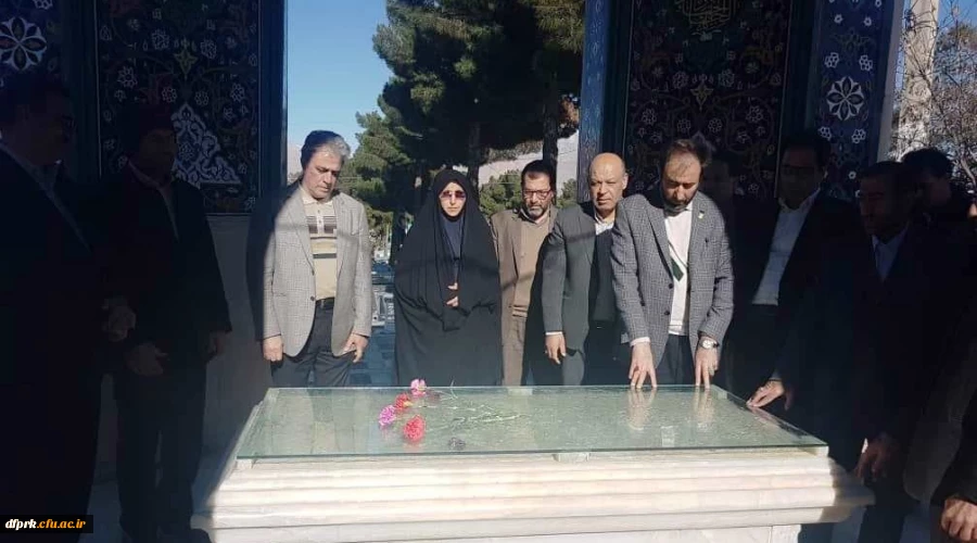 حضور کارکنان دانشگاه فرهنگیان در مراسم غبارروبی مزار شهدا  2