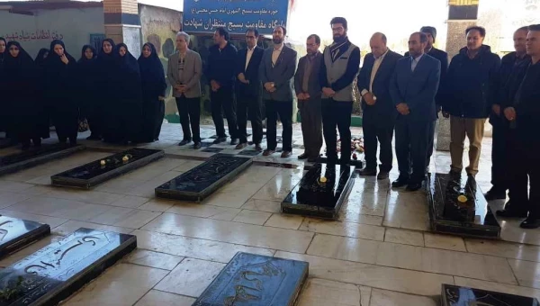 حضور کارکنان دانشگاه فرهنگیان در مراسم غبارروبی مزار شهدا  3