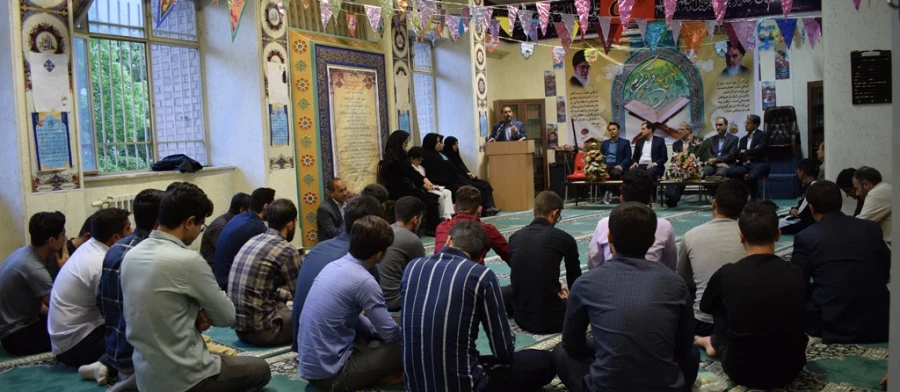 برگزاری مراسم افطاری و تقدیر از پژوهشگران برتر و نفرات برتر مسابقه کتابخوانی و جشنواره رویش 3