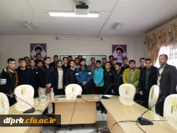 عنوان نشست بررسی ارتباط سرفصل دروس دانشگاه با نیاز های علمی و حرفه ای معلمان آینده 3