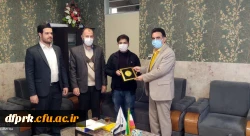 تقدیر از دانشجوی برتر پژوهشگر پردیس  2