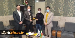 تقدیر از دانشجوی برتر پژوهشگر پردیس  3