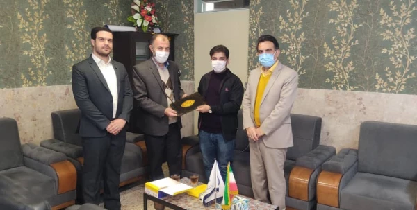 تقدیر از دانشجوی برتر پژوهشگر پردیس  3