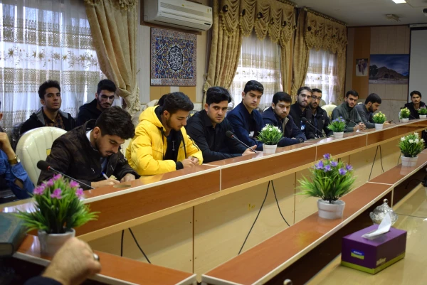 نشست قرآنی با موضوع اهمیت و جایگاه تدبر در قرآن 4