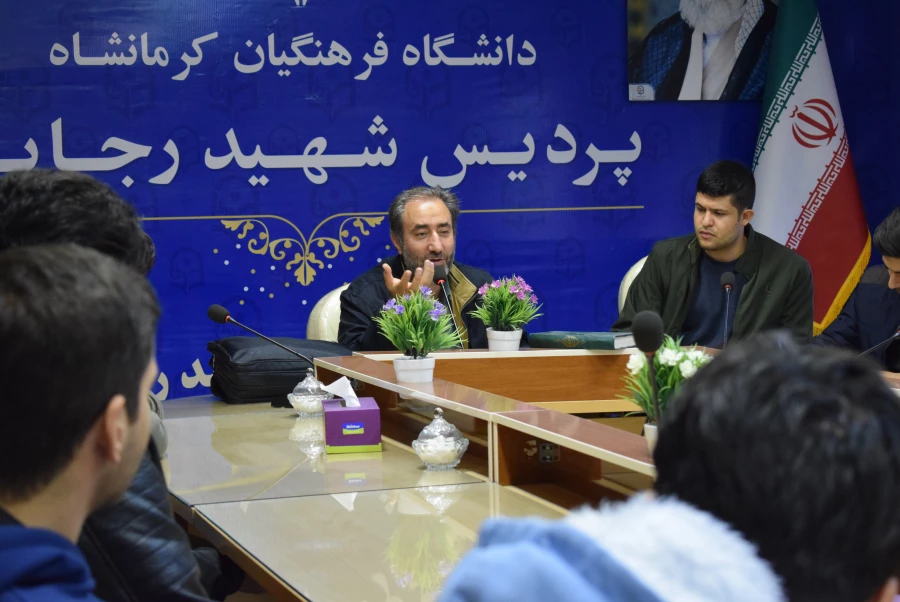 نشست قرآنی با موضوع اهمیت و جایگاه تدبر در قرآن 13